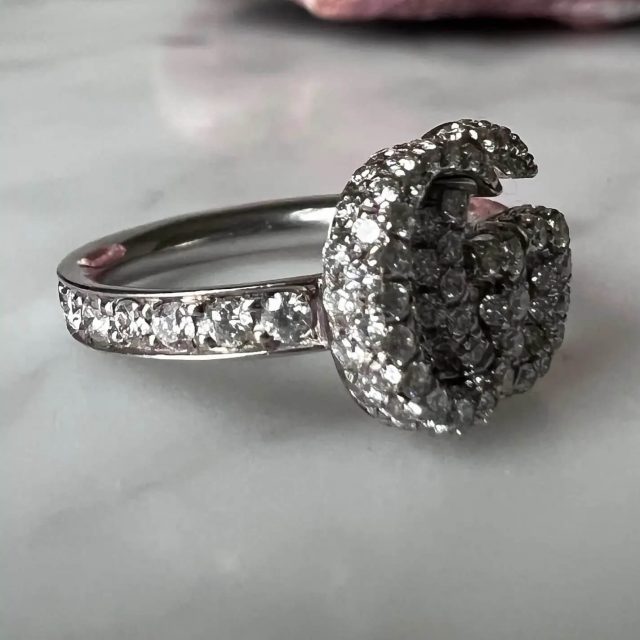 Running Ring Original 18K White Gold Gucci Running G Diamond Ring – Historic Shop