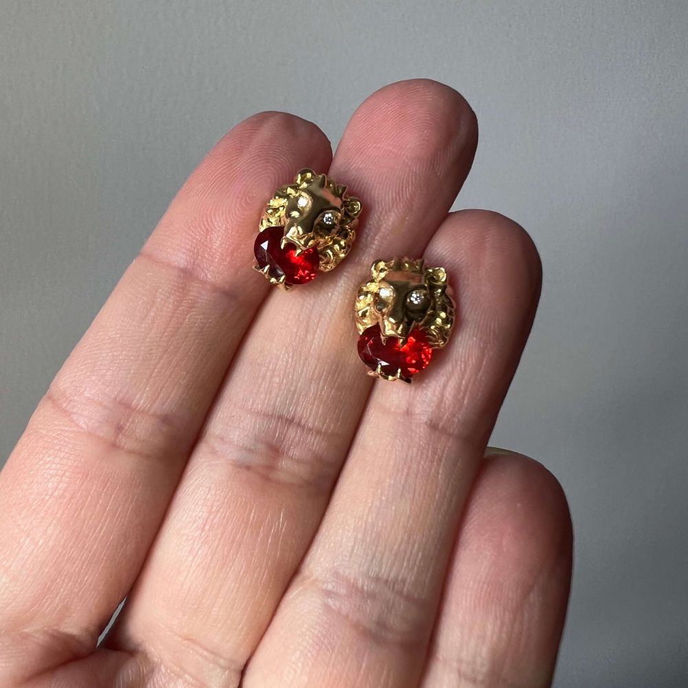 Gucci 18K Yellow Gold Ruby & Diamond Lionhead Stud Earrings - Image 12