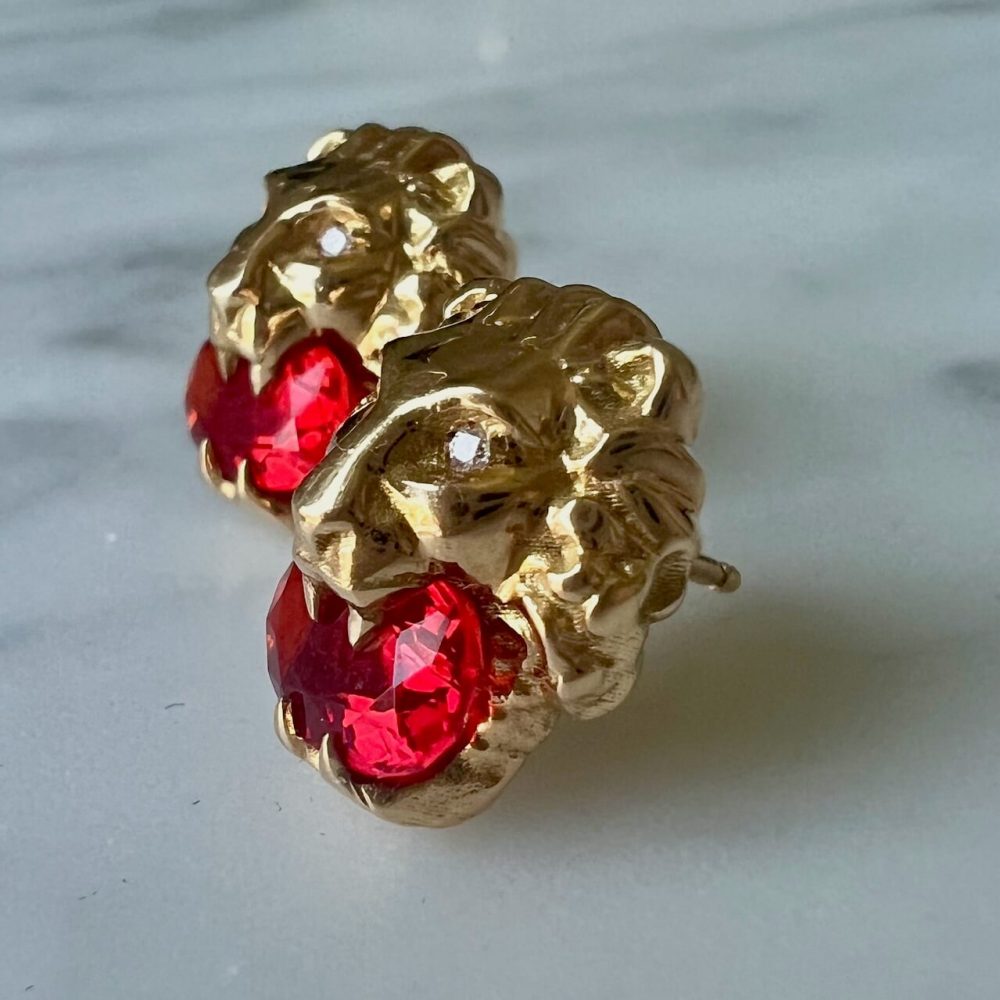 Gucci 18K Yellow Gold Ruby & Diamond Lionhead Stud Earrings - Image 10