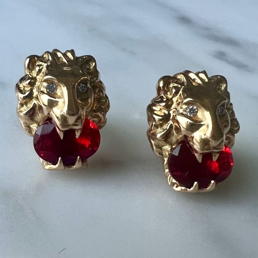 Gucci 18K Yellow Gold Ruby & Diamond Lionhead Stud Earrings - Image 3