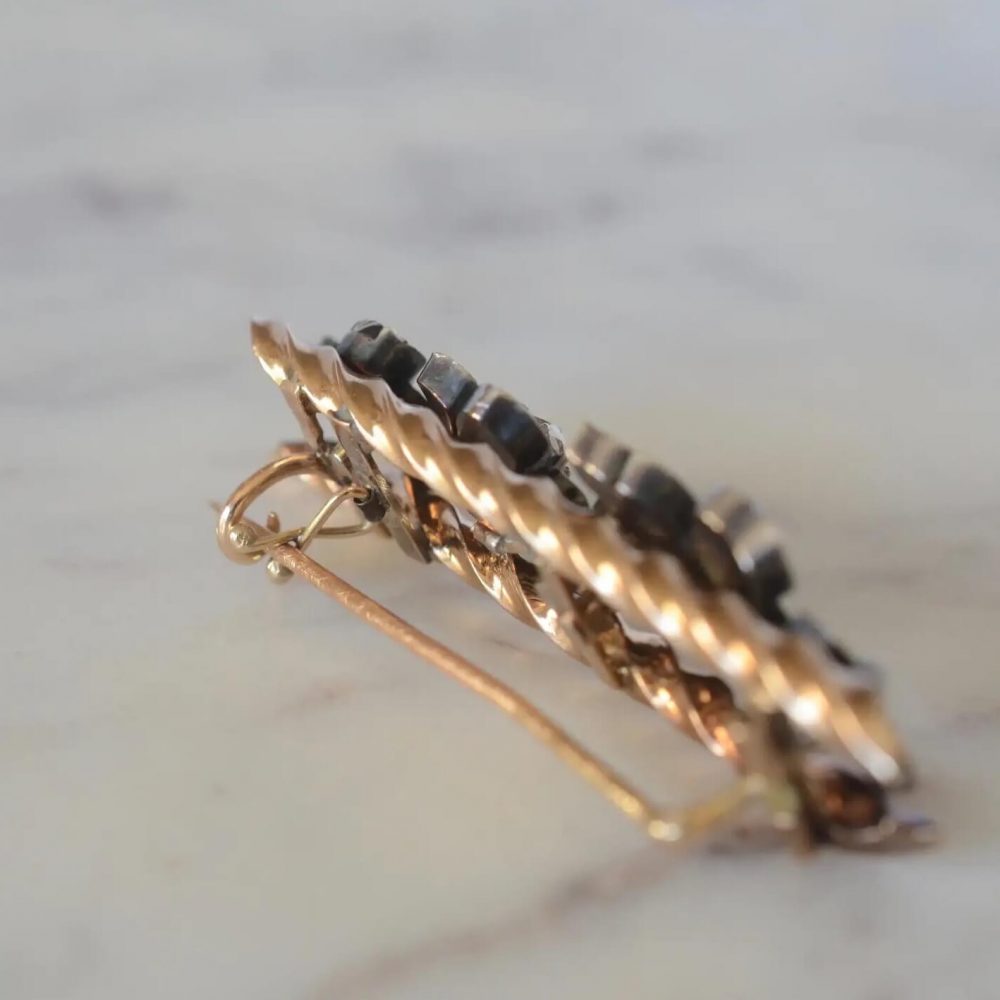 Lovely Victorian 14K Yellow Gold & Silver Rose Cut Diamond Flower Bar Brooch/Pin - Image 7