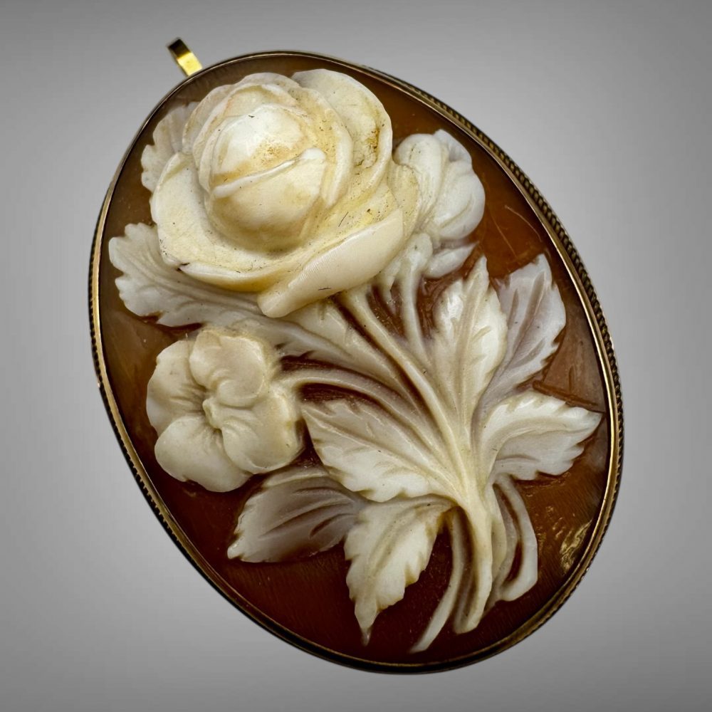 Antique 14K Yellow Gold Floral Shell Cameo Brooch/Pendant