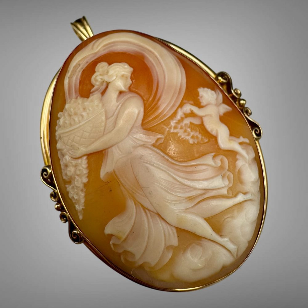 Antique 14K Yellow Gold Shell Cameo Brooch/Pendant