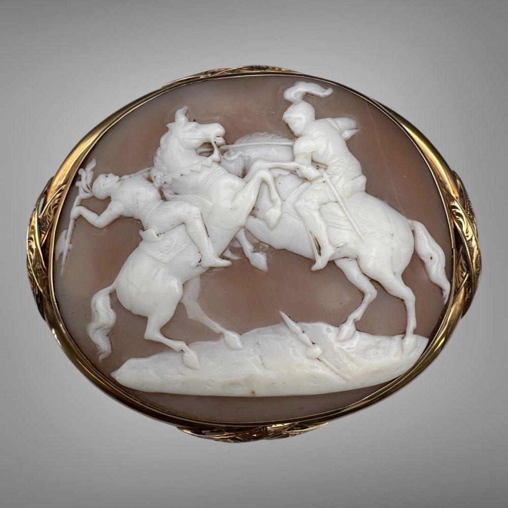 Antique 14K Yellow Gold Mounted Hardstone Cameo Brooch – Equestrian Battle Scene