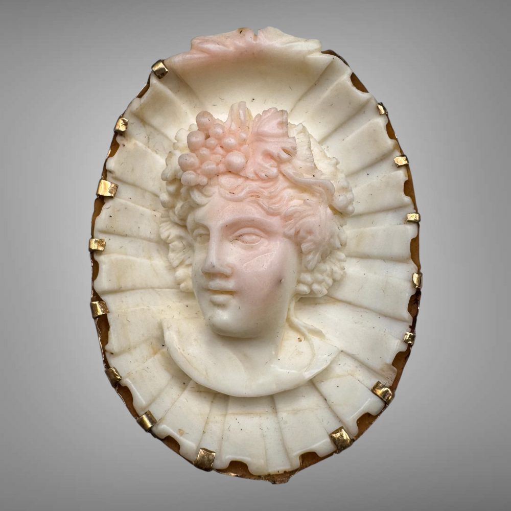 Antique 14K Gold Hand-Carved Shell Cameo Brooch/Pin