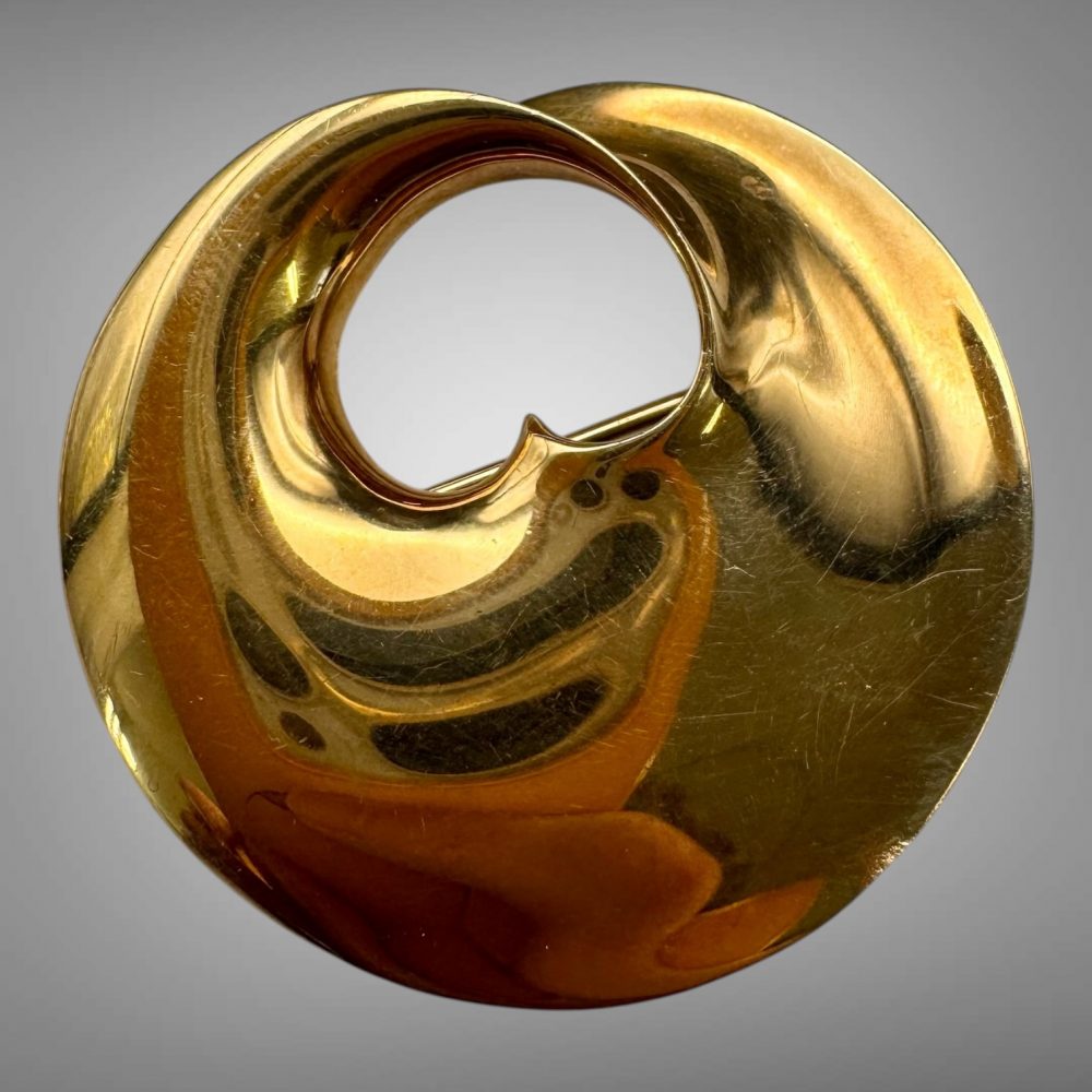 Vivianna Torun for Georg Jensen Denmark No. 991 Hidden Heart 18K Gold Brooch/Pin